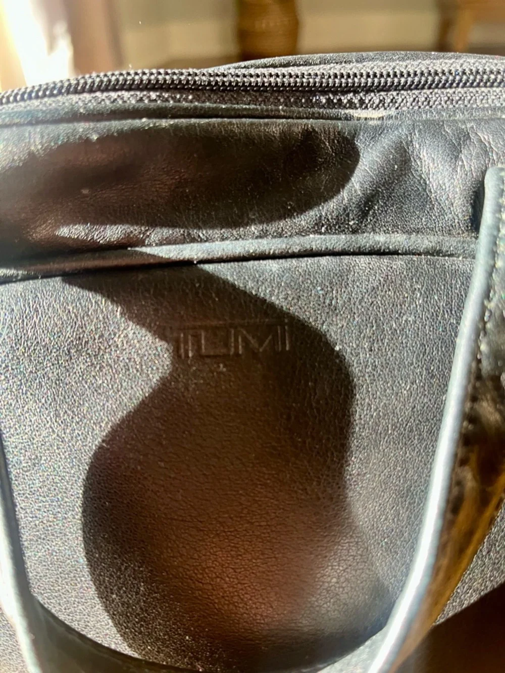 TUMI Black Leather Travel Toiletry Bag Dopp Kit Zip Case